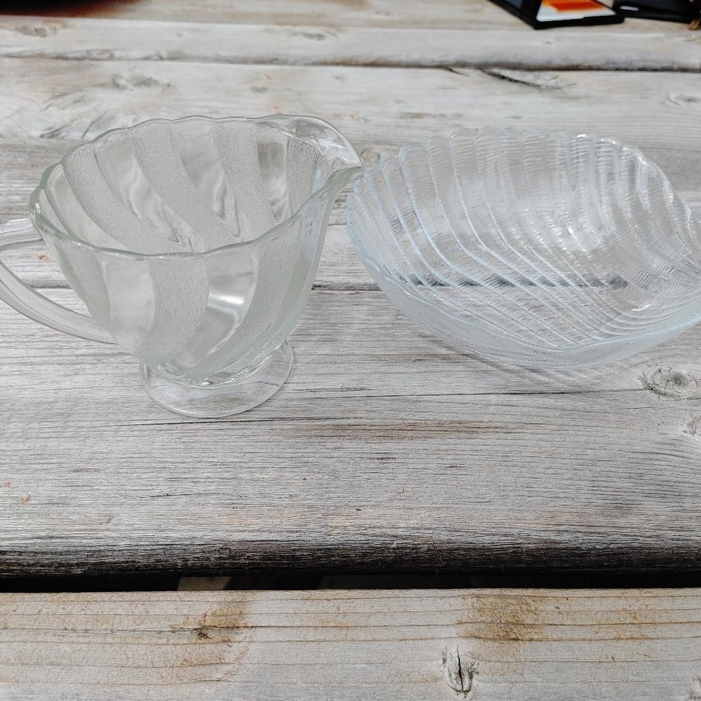 Two piece Creamer Cup set and shell bowl Glass Shell Bowl Glass Swirl Creamer